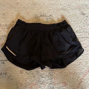 Lululemon Hotty Hot Short 2.5”